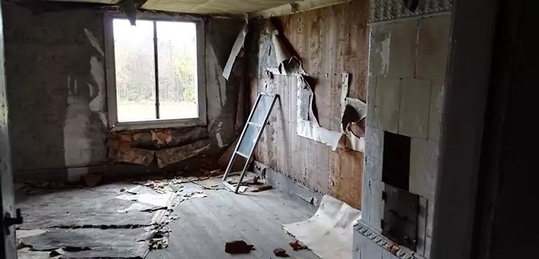 Why Selling a Distressed House Through Traditional Methods Fails in Oklahoma City